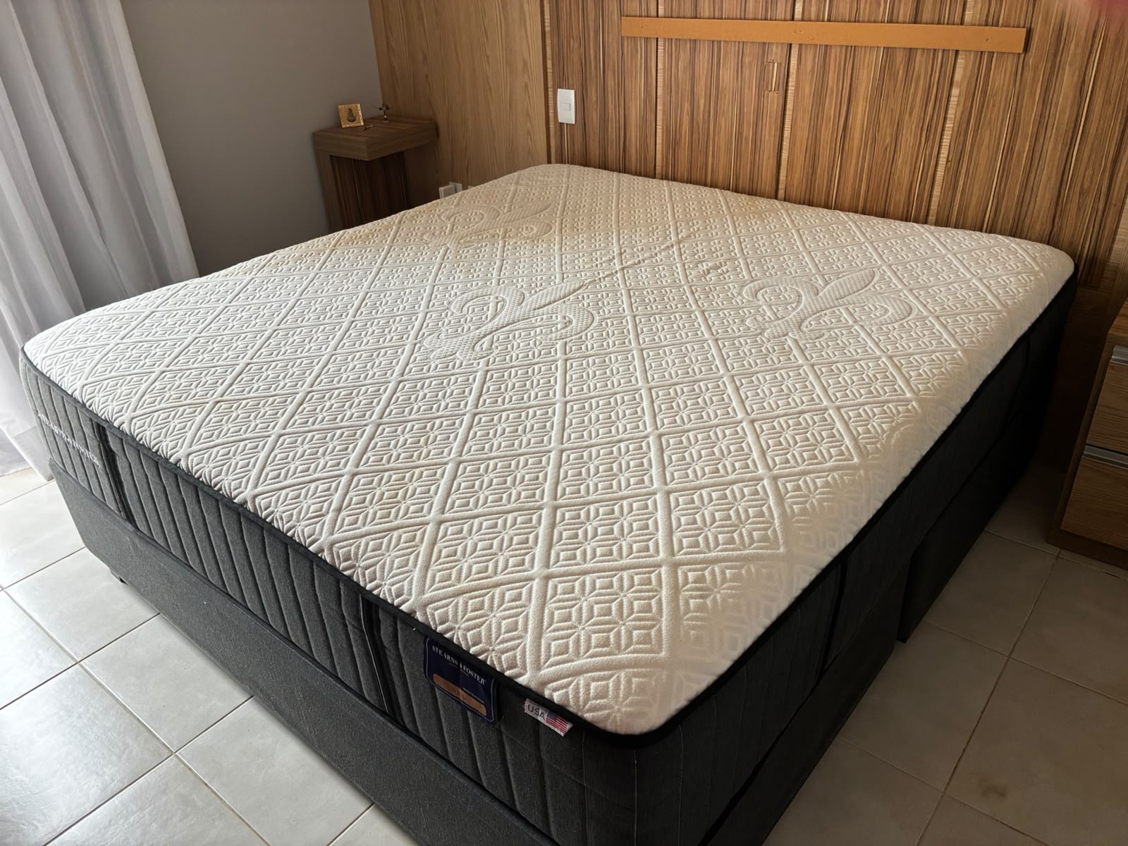 cama king stearns & foster